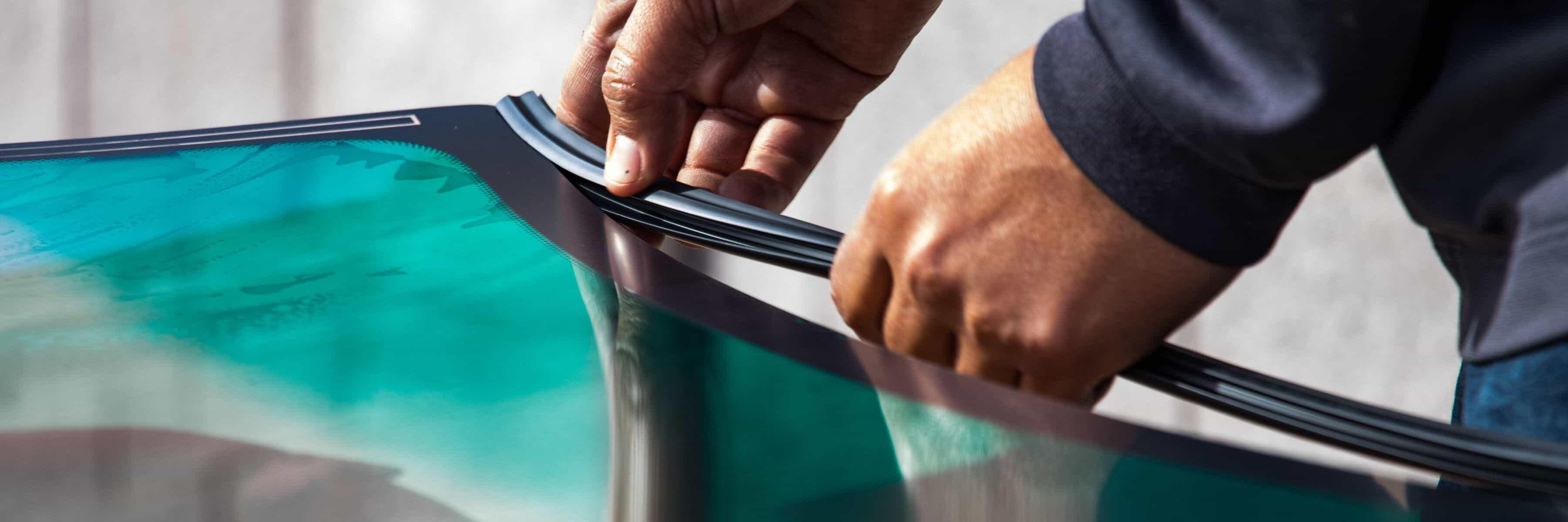 نوار سیاه رنگ دور شیشه اتومبیل چیست و چه کاربردی دارد ؟
